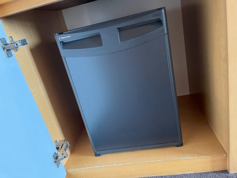 冷蔵庫(閉じた状態)