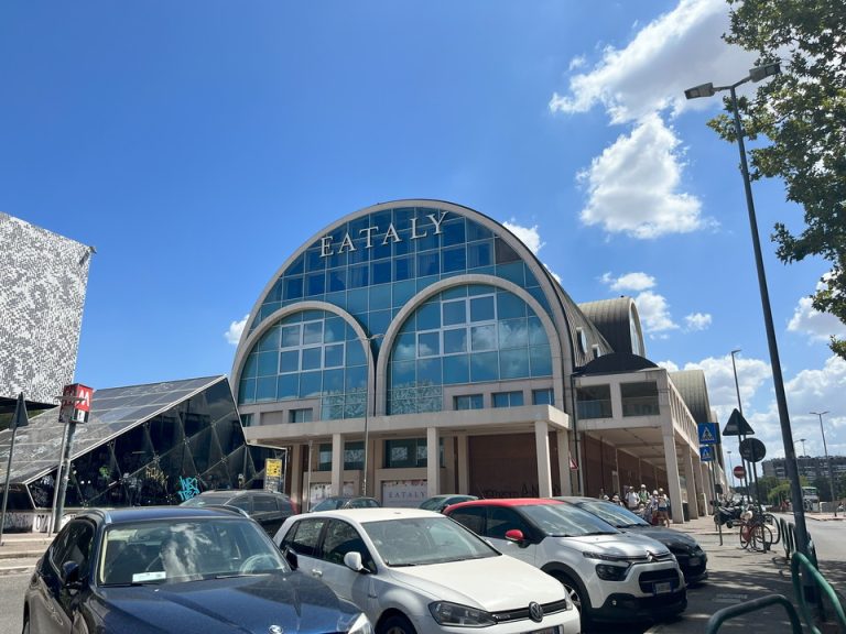 周辺のお店イータリー(お土産におすすめスーパー)