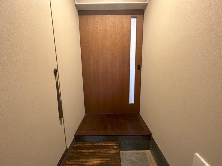 客室 内ドア