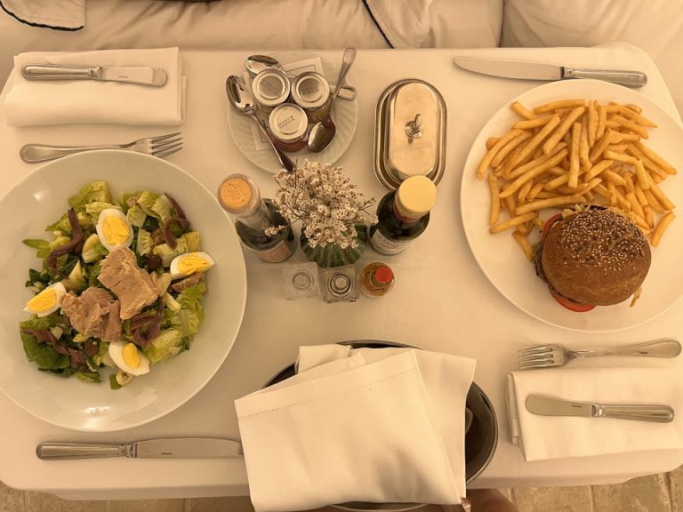 ルームサービス(2)