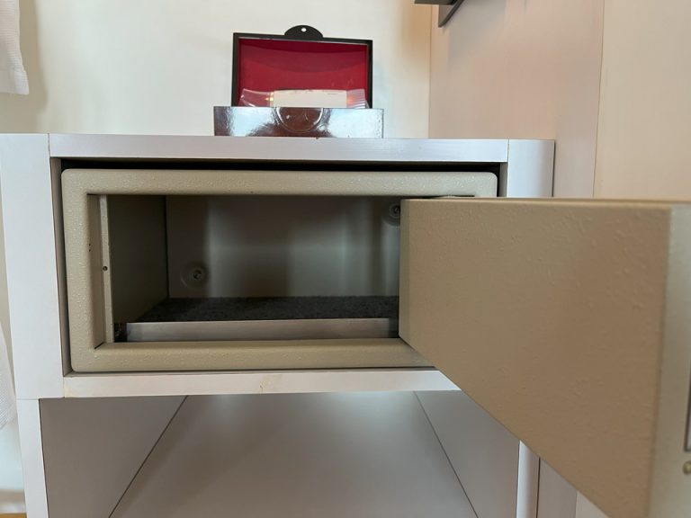 セーフティボックス(開けた状態から)