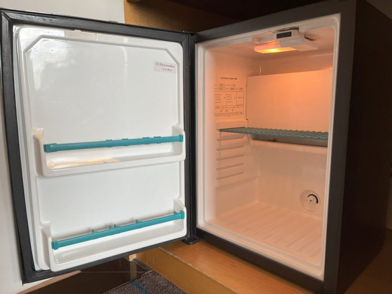 冷蔵庫(開けた状態)