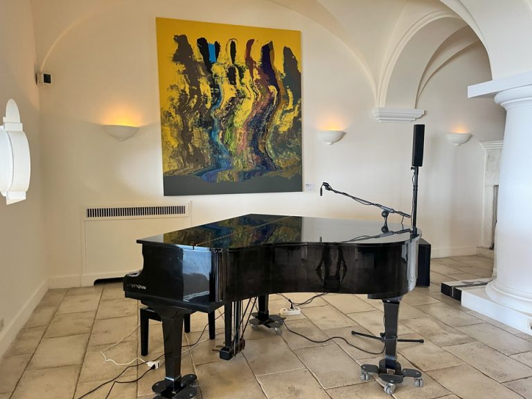 レストランピアノ