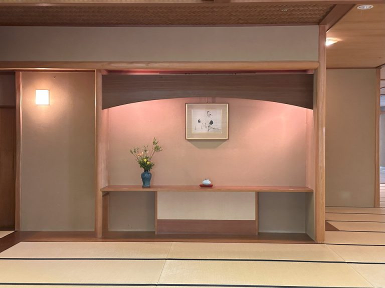 ロビー前(1)
