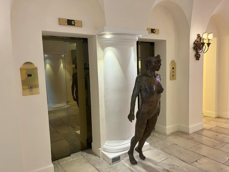 エレベーターホールフロント階(3)