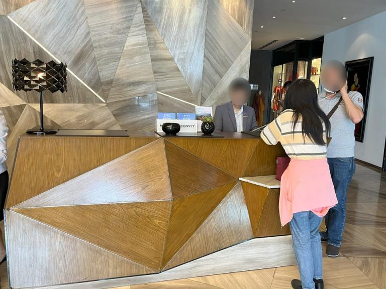 フロントカウンター