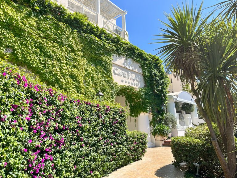 エントランス外観