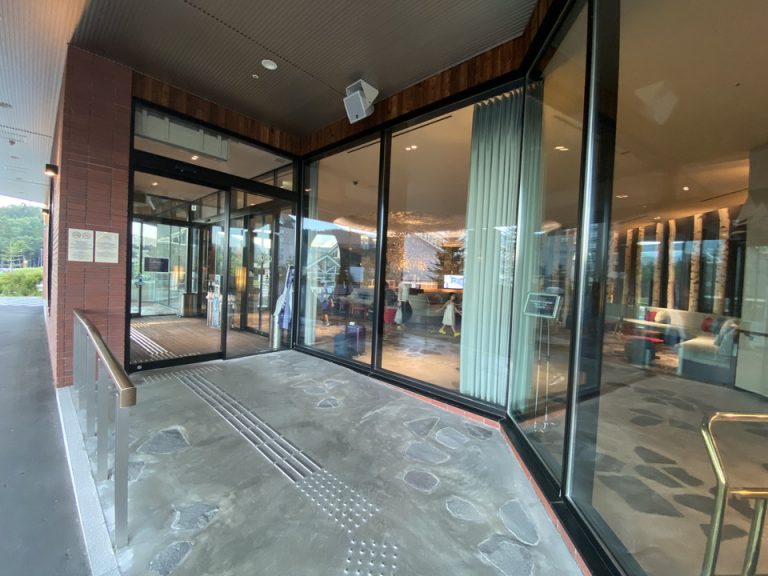 エントランス外観