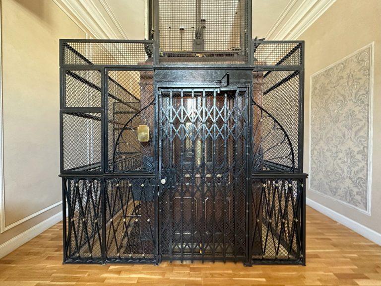 エレベーター(1)