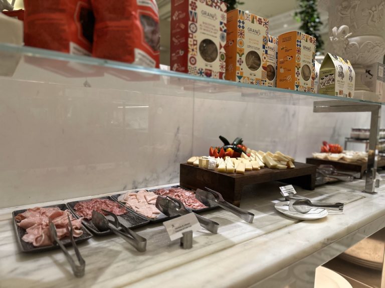 朝食ハム、チーズ