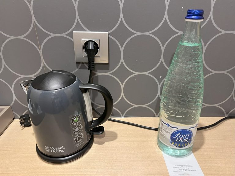 ミニバーカフェコーナー