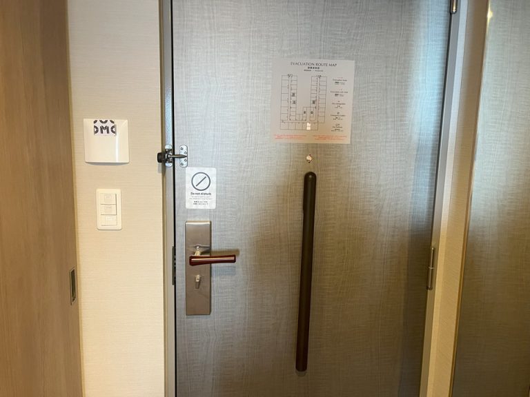 客室内観ドア