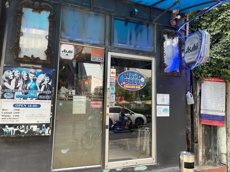 ホテル周辺 日本人経営のカラオケバー