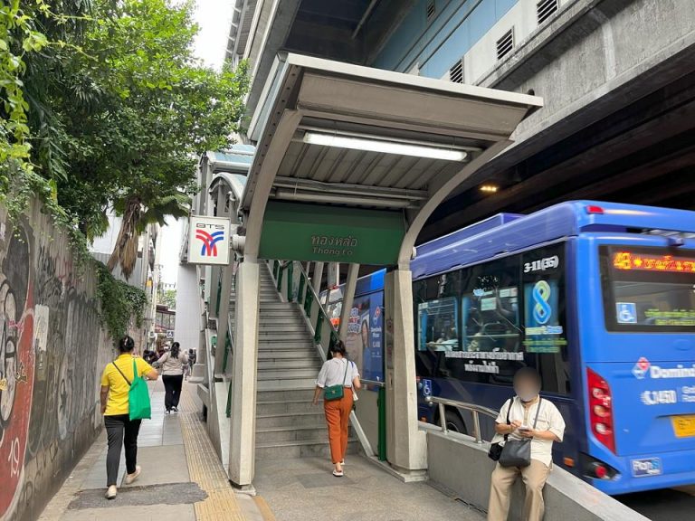 ホテル周辺 最寄駅のトンロー駅