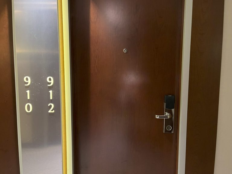 客室外観ドア