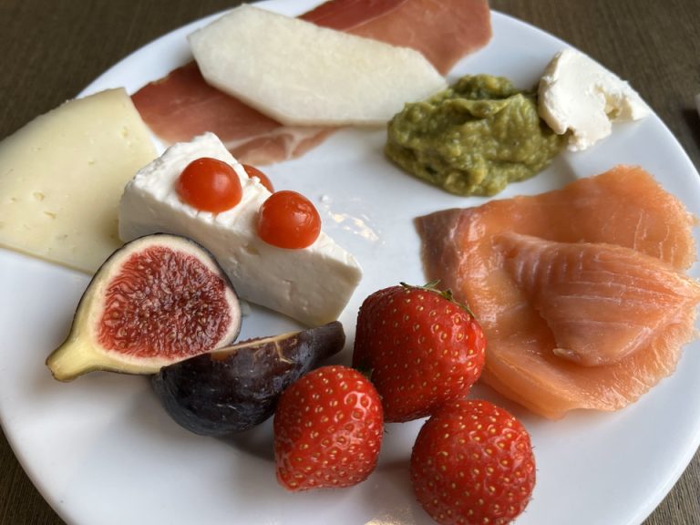 朝食