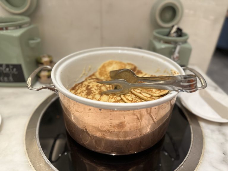 朝食パンケーキ