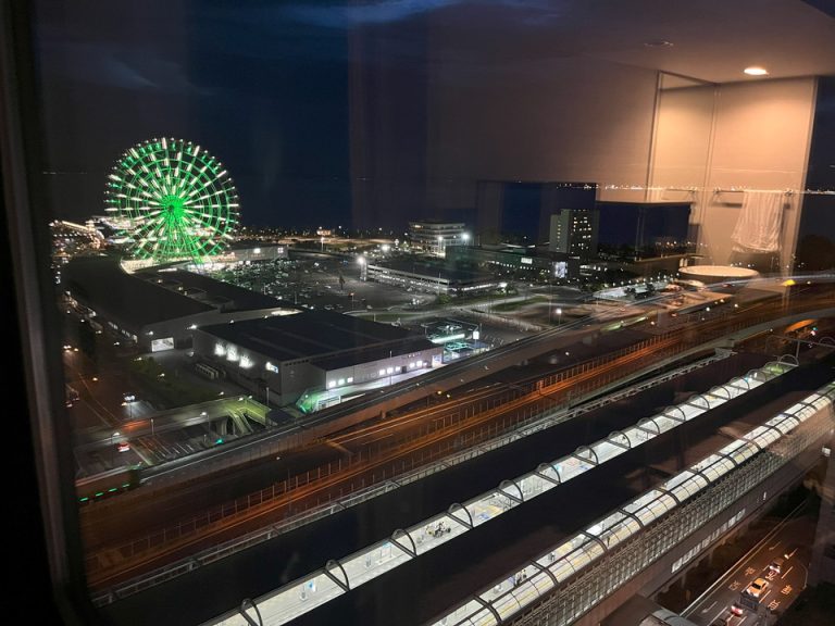 窓からの夜景