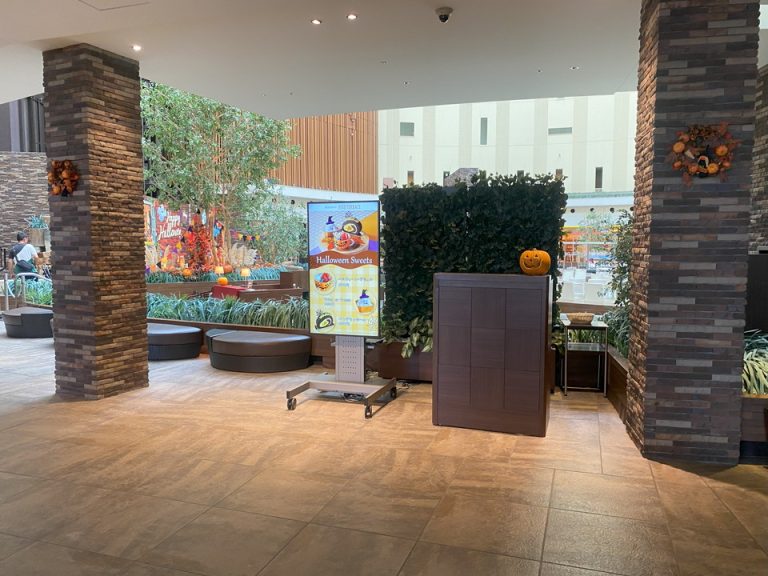 ホテルエントランス内観