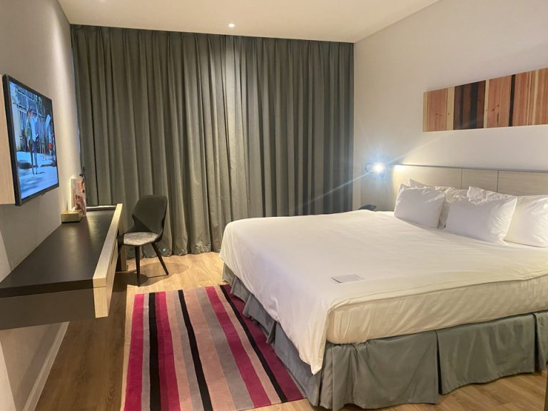 客室全体(窓際方向) (2)