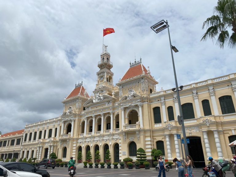 観光スポット(人民委員会庁舎)