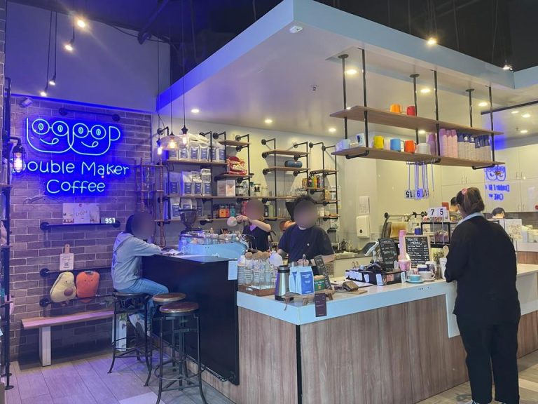 ホテルの近くのカフェ(1)