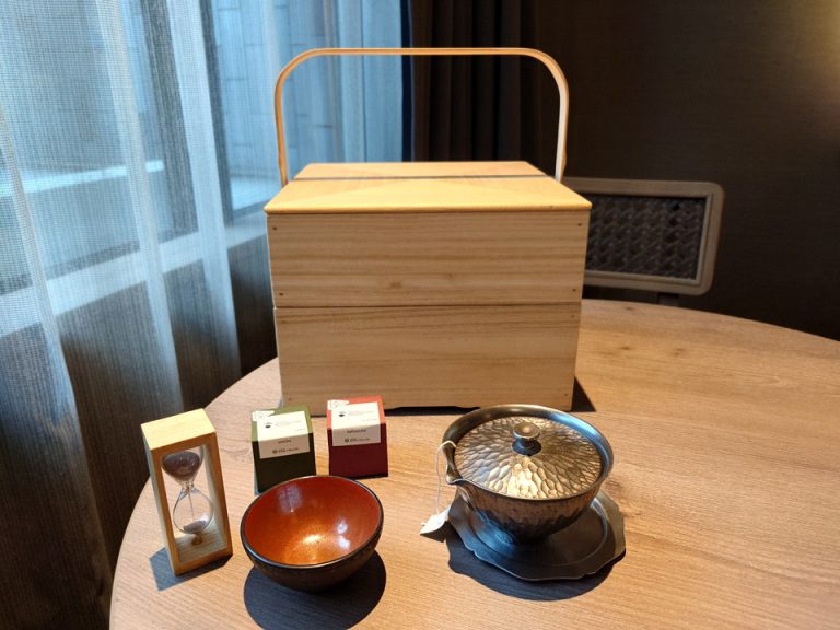 お茶セット一式寺内信二氏の作品である急須と湯呑