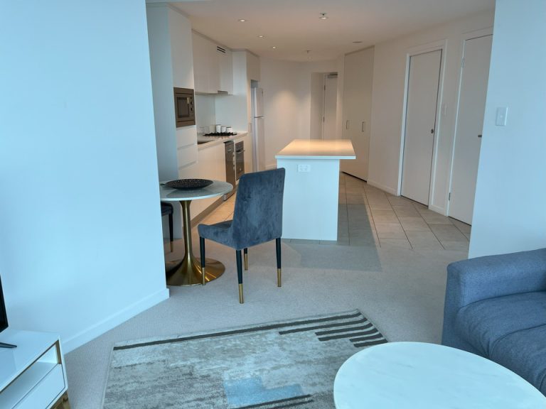 客室全体(入口方向)