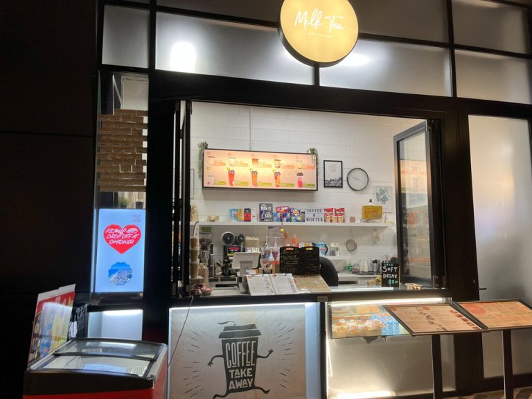 ホテルの1階にカフェがあったので撮影