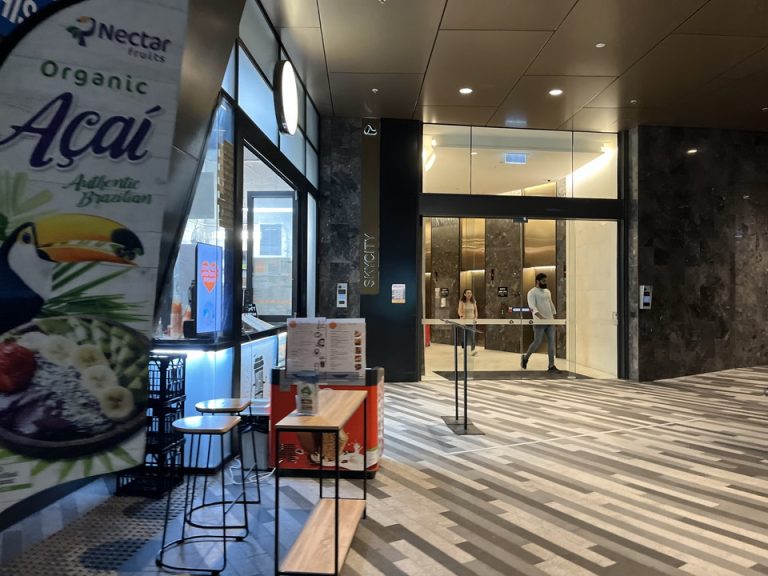 エレベーターホール外観