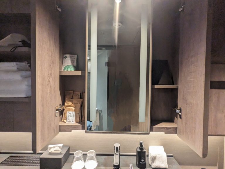 ミラー両側を開けた状態