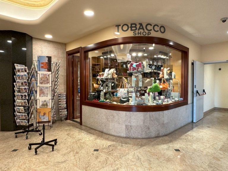 ホテルショップ外側