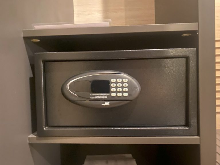 セーフティーボックス (閉じた状態)