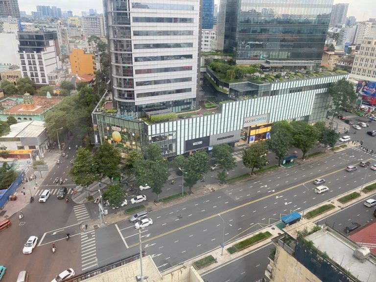 部屋からの眺望(昼間)(1)