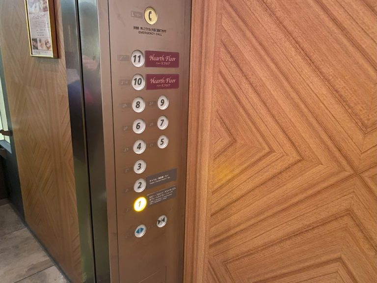 エレベーター階数ボタン