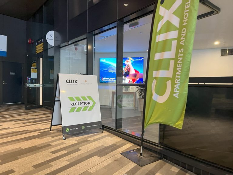 フロントは別棟