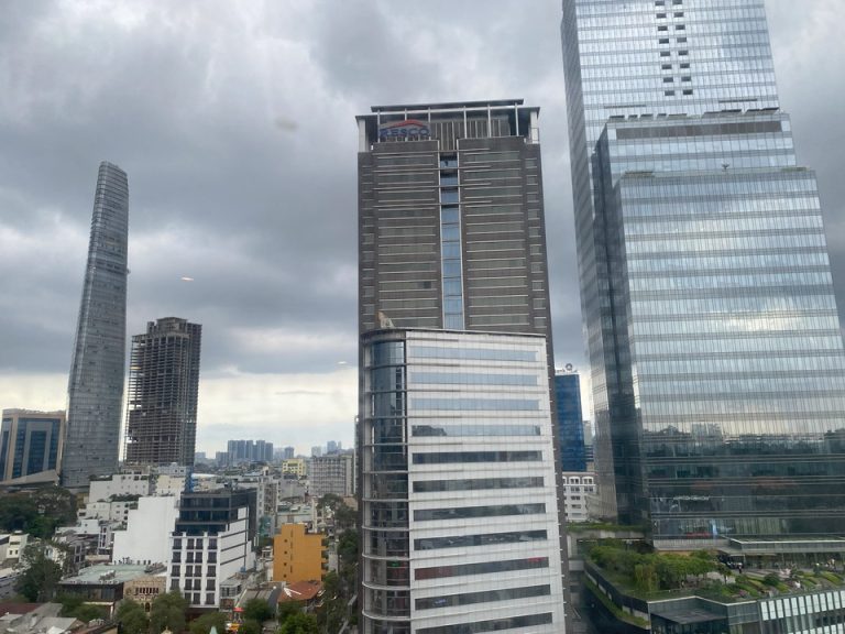 部屋からの眺望(昼間) (1)