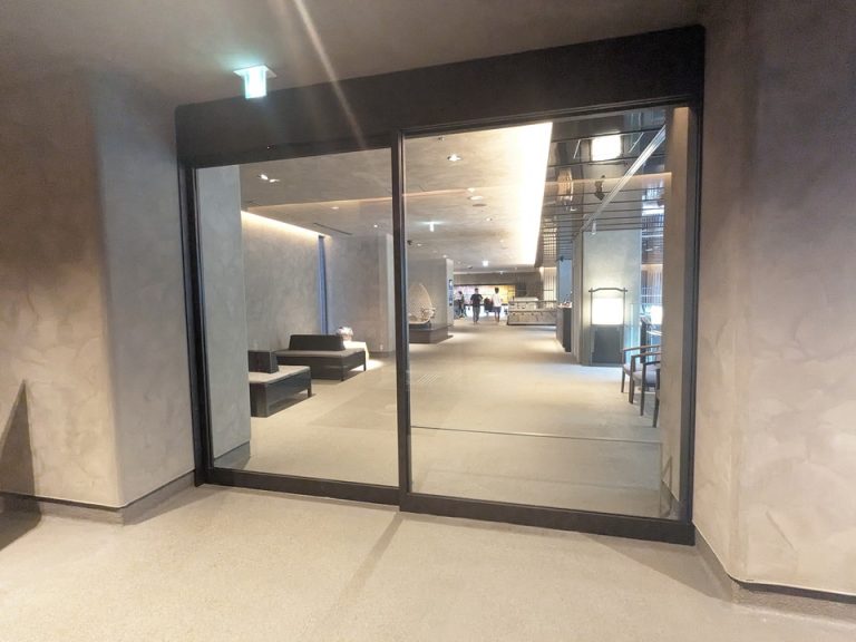 エントランス外観