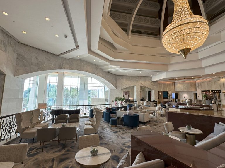 ロビーラウンジ