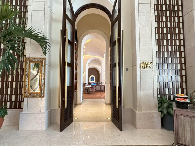 朝食会場入り口