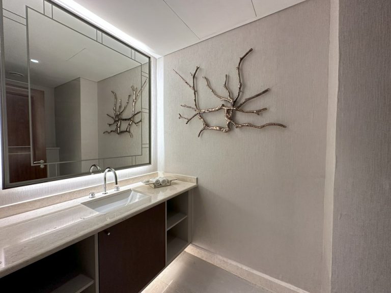 サブ洗面所とトイレ