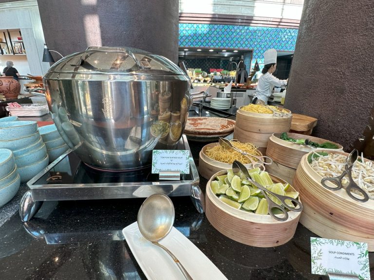 朝食ビュッフェ(3)