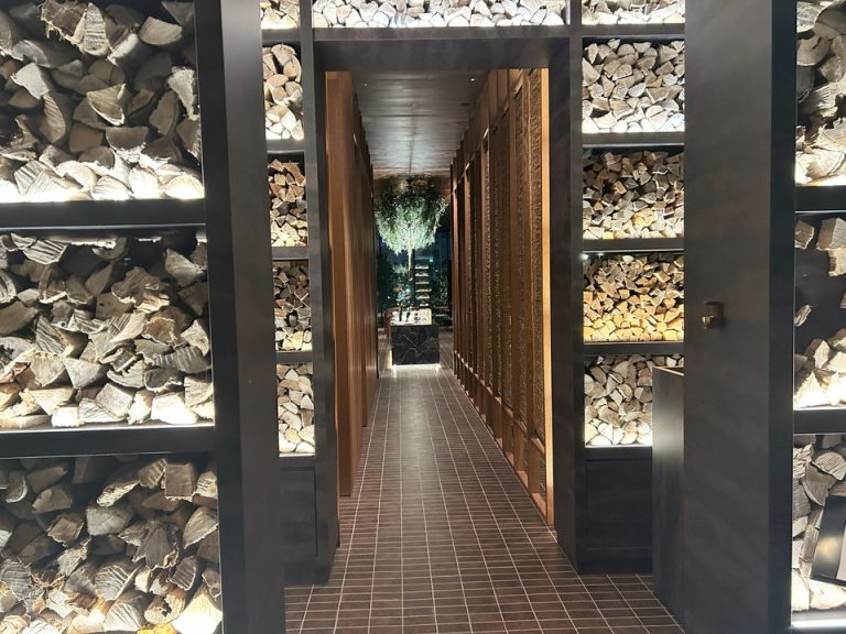 レストラン入り口