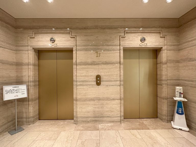 エレベーター外側(1)