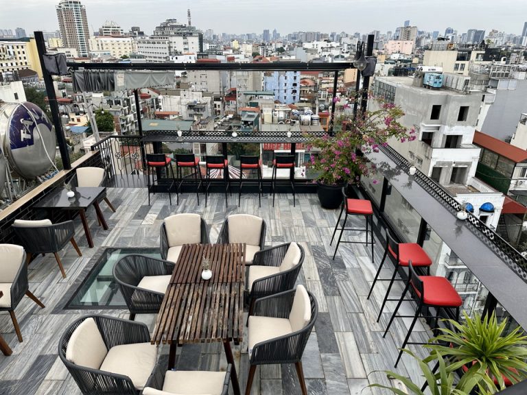 SKY BAR