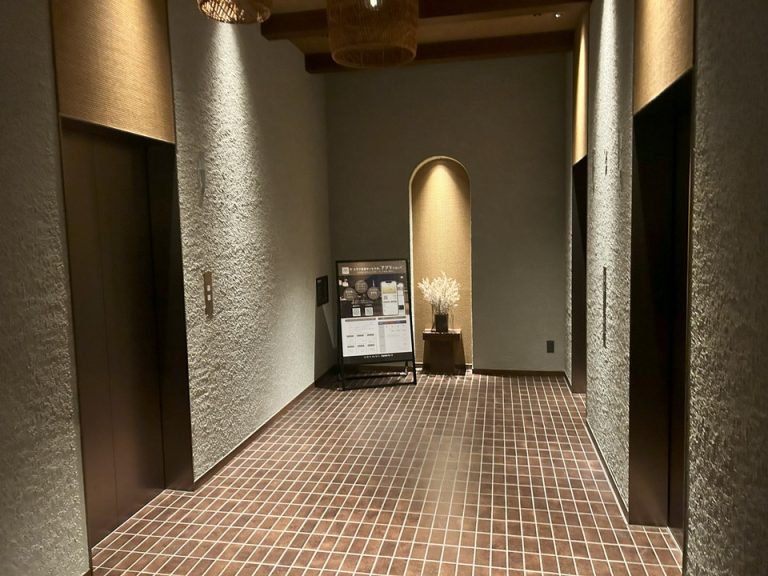 ロビー階エレベーターフロア