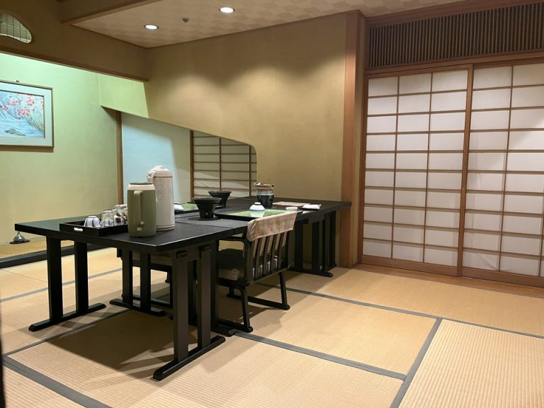 夕食会場 個室