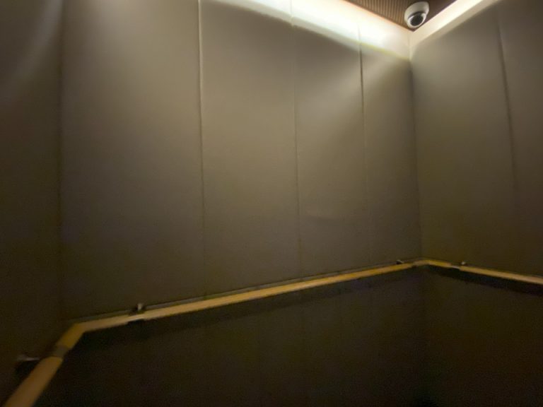 エレベータ_エレベータ内観