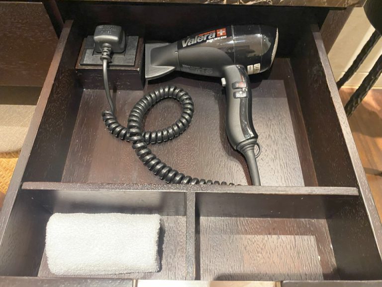 客室_ドライヤー3