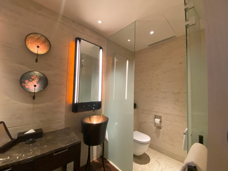 客室_洗面台トイレ